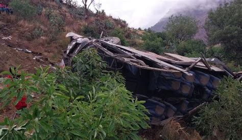 Accidente en Huancavelica 25 personas fallecidas tras caída de bus