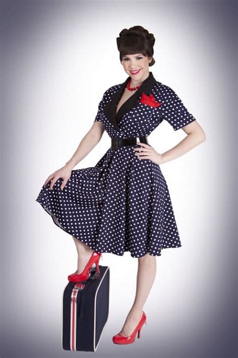 La Robe Laura Navy à Pois Robes Pin Up Attitude Vêtements Rétros