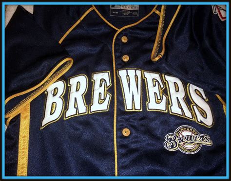 Milwaukee Brewers Dynasty Stitched True Fan Series Jersey Youth Medium