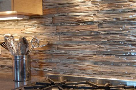 20 Reclaimed Wood As Backsplash