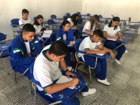 Otorgan Becas A Hijos De Policías Que Han Ofrendado Su Vida Periódico Del Meta