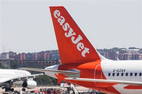 Easyjet News Chaos Easyjet Slammed For Treatment Of Passengers After