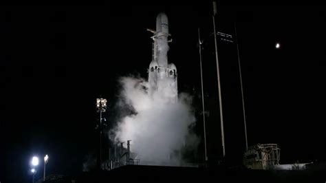 Falcon Heavy De Spacex Lanza Un Satélite De Comunicaciones Del Tamaño