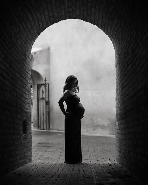 Pin On Maternity Photo Styles