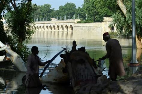 Fate Of Thousands Lies With Colonial Era Sukkur Barrage