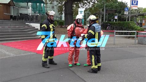 Chlorgasaustritt in einem Schwimmbad Großeinsatz der Feuerwehr