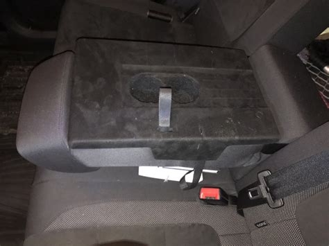 Задний подлокотник — Volkswagen Tiguan (1G), 2 л, 2012 года | своими ...