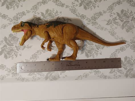 Jurassic World Roarivores Metriacanthosaurus Figure reviews in Toys ...