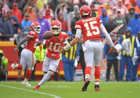 Patrick Mahomes And Tyreek Hill Wallpaper