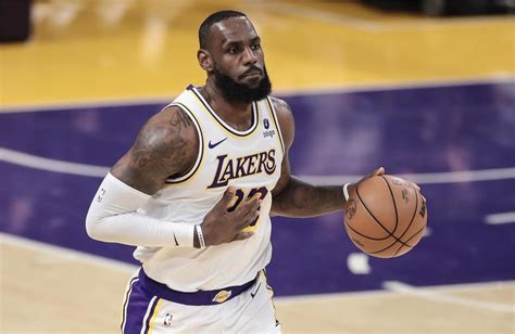 Nba／詹皇「戰斧式隔扣pg」堪稱世紀之灌！哈登「大眼圓睜」迷因瘋傳｜四季線上4gtv