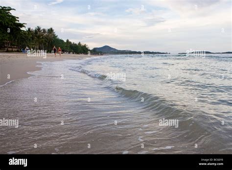 Chaweng Beach on Koh Samui, Thailand Stock Photo - Alamy