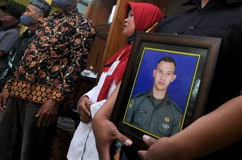 FOTO Prajurit TNI Pratu Ferdian Dwi Sukma Gugur Dalam Insiden Jembatan