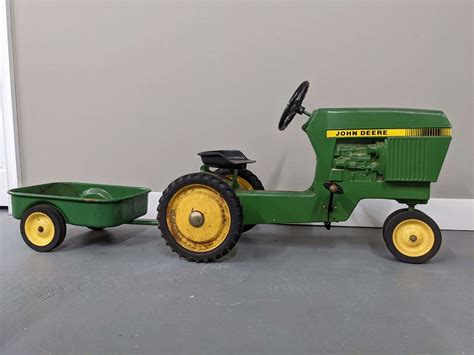 John Deere 520 Pedal Tractor