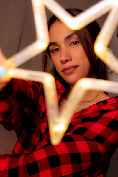 AdeleAnderson On Live Sex Cam Webcam Chat RabbitsCams