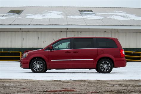 2014 Chrysler Town And Country S Around The Block Automobile Magazine