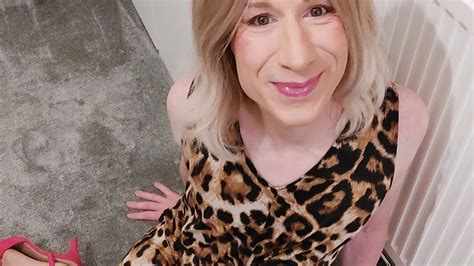 Crossdresser Leah Models A Leopard Print Summer Dress YouTube