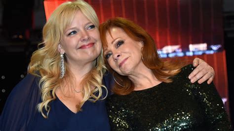 Melissa Peterman Says Pal Reba McEntire Is 'Doing Great' After Split