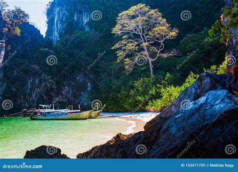 Ilha Tropical De Fundo De Férias Idílica Koh Hong Barcos De Cauda