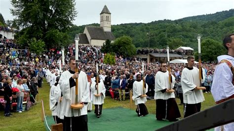 Tisu E Vjernika U Podmila Ju Proslavilo Blagdan Svetog Ive