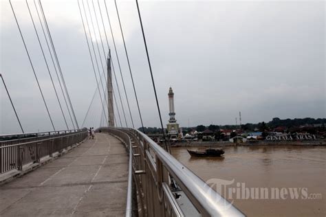 Jembatan Pedestrian Dan Menara Gentala Arasy Jambi Foto 4 1704855