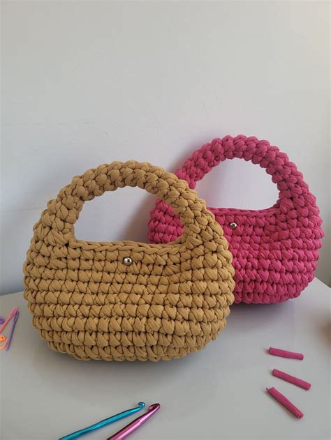 Bolsa de crochê | Jelly bag, Crochet clutch, Women's casual style
