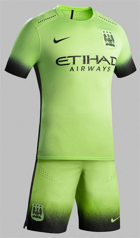 Sale > man city green kit > in stock