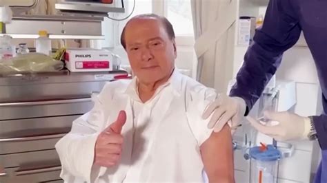 Italia Silvio Berlusconi Sali De Terapia Intensiva Tras Doce D As En