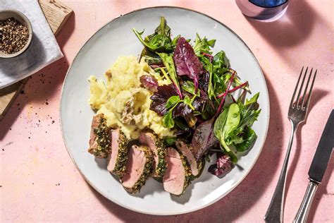 Schweinefilet unter würziger Kräuterkruste Rezept HelloFresh