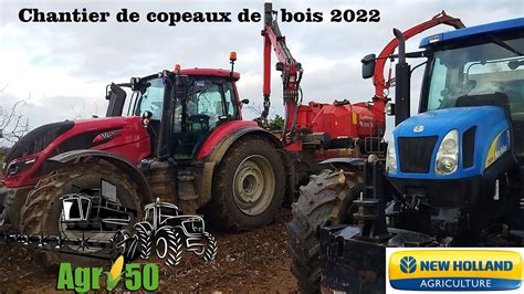 Chantier De Broyage De Copeaux De Bois Avec Un Valtra Et Un