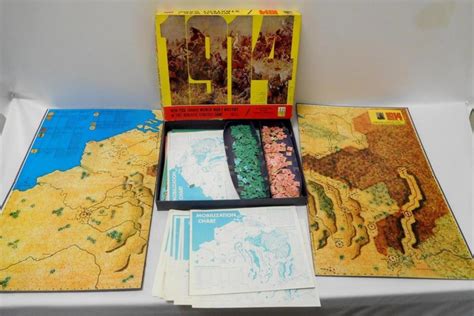 Lot - Vintage 1968 World War I 1914 Strategy Game w/ Box (Avalon Hill)