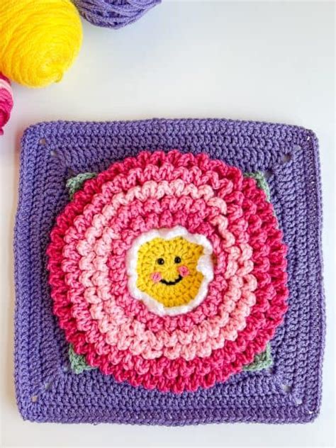 Crochet Flower Square free crochet pattern!