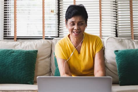 Aprender inglês na terceira idade é sinal de uma geração mais