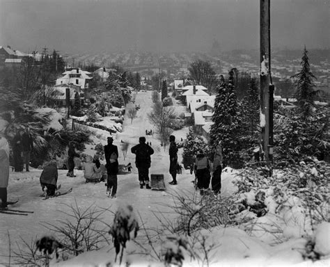 Snow Blast From The Past Historic Seattle Storms In Photos And Video