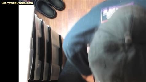 Amateur Gloryhole Oral Gaydaddy Sucks BFs Cock In Closeup