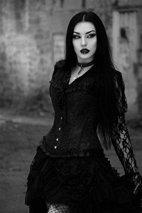 Pin De William Rasmussen🎸 Em Goth Photography Com Imagens Estilo Gótico Feminino Looks