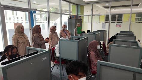 Monitoring Dan Evaluasi Ujian Penerimaan Mahasiswa Baru Jalur Computer