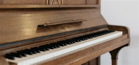 Upright Acoustic Piano vs. Digital Piano - Pros and Cons