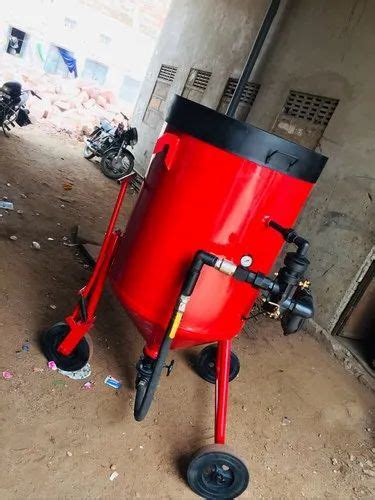 Surface Cleaning Portable Sand Blasting Machine Hp Automatic Grade