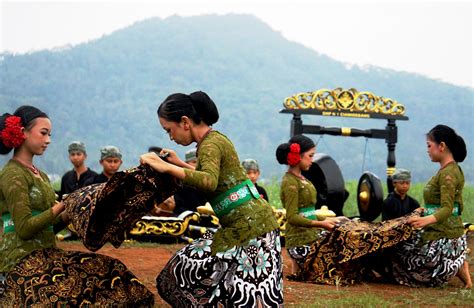 Tari Batik Kuningan Memperkaya Warisan Indonesia Telusuri Jejak Budaya