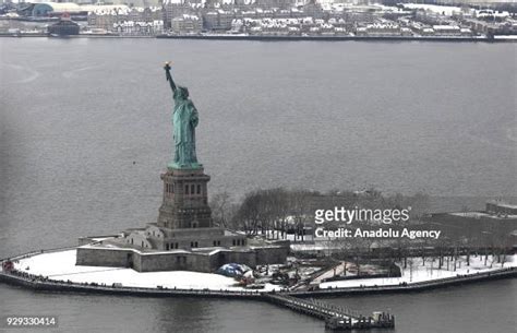 166 Statue Of Liberty In Snow Stock Photos, High-Res Pictures, and ...