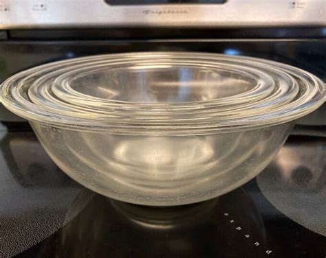 Vintage Pyrex Clear Glass Set Of 3 Mixing Nesting Bowls 325 323 322