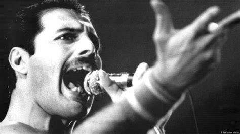 The unforgettable Freddie Mercury – DW – 11/24/2021