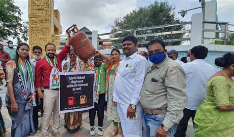 केंद्र सरकारने वाढवलेल्या घरगुती गॅस इंधन दरवाढ व महागाई विरोधात पिंपरी चिंचवड राष्ट्रवादी