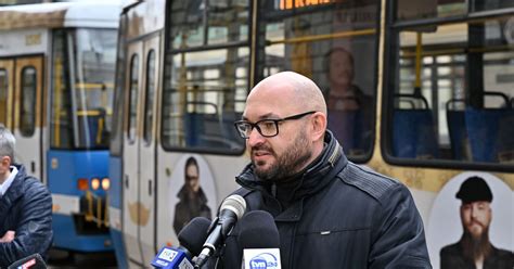 Badaj się mężczyzno czyli Movember lub Wąstopad i plebiscyt Złoty Wąs