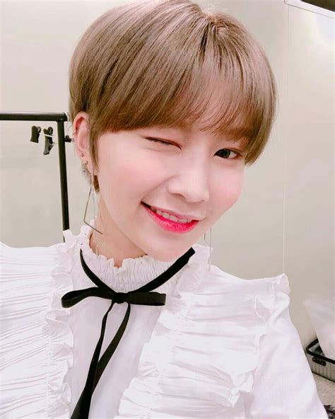 Momoland Hyebin Hye Bin En 2019 Kpop Korean Girl Groups Y South