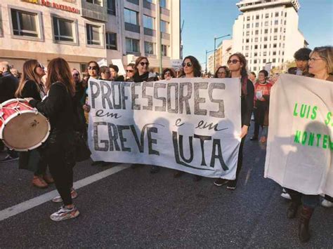 Milhares de professores saíram à rua em Lisboa Esquerda