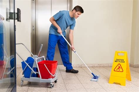 Qualities and Skills of a Commercial Cleaner | Clear Choice