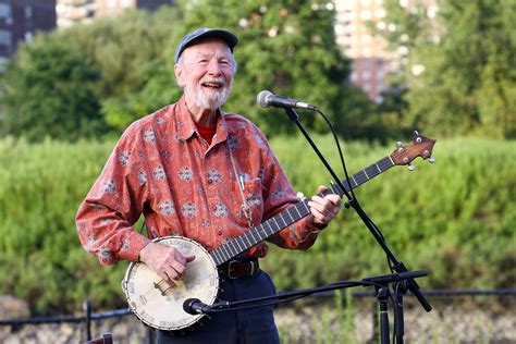 Essential Folk Music Singer Songwriters