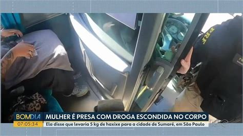 VÍdeo Passageira De ônibus é Presa Com Droga Escondida Junto Ao Corpo