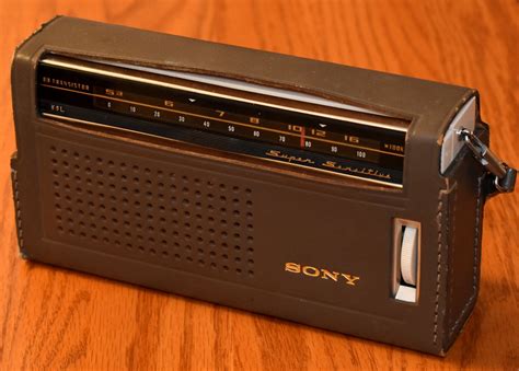 Vintage Sony Transistor Radio In Leather Carrying Case Mo Flickr